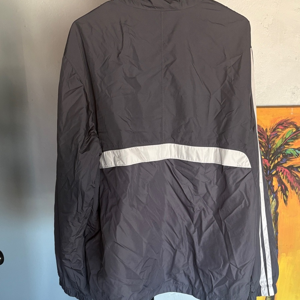 Nike Men's Gray Windbreaker with White Stripes - Picture 5 of 5